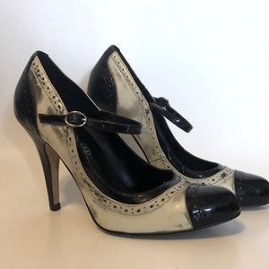 Aldo distressed look Oxford style vintage heels
